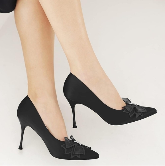 Women's Black Pointed Toe Stiletto Pumps w/ Rhinestone Bow Size 11 - Picture 4 of 9